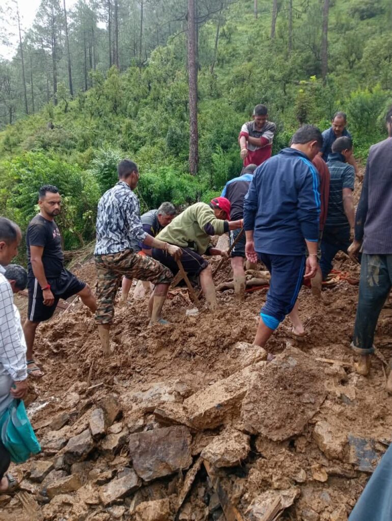 आपदा का कहर : 24 घंटे में सात की मौत, 11 लापता, अगले चार दिन राहत के आसार नहीं