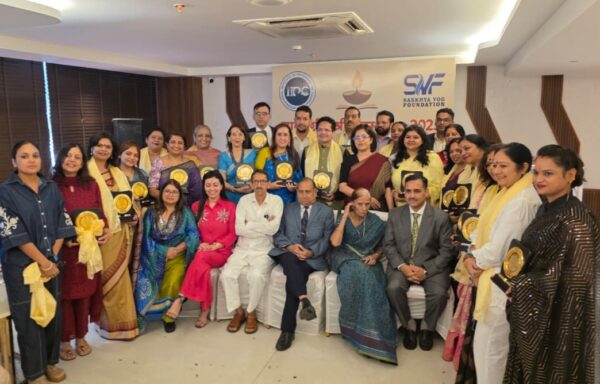 शिक्षकों को “मार्गदर्शक श्री सम्मान” से नवाजा