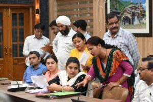 जनता दरबार में सुनी 125 शिकायतें