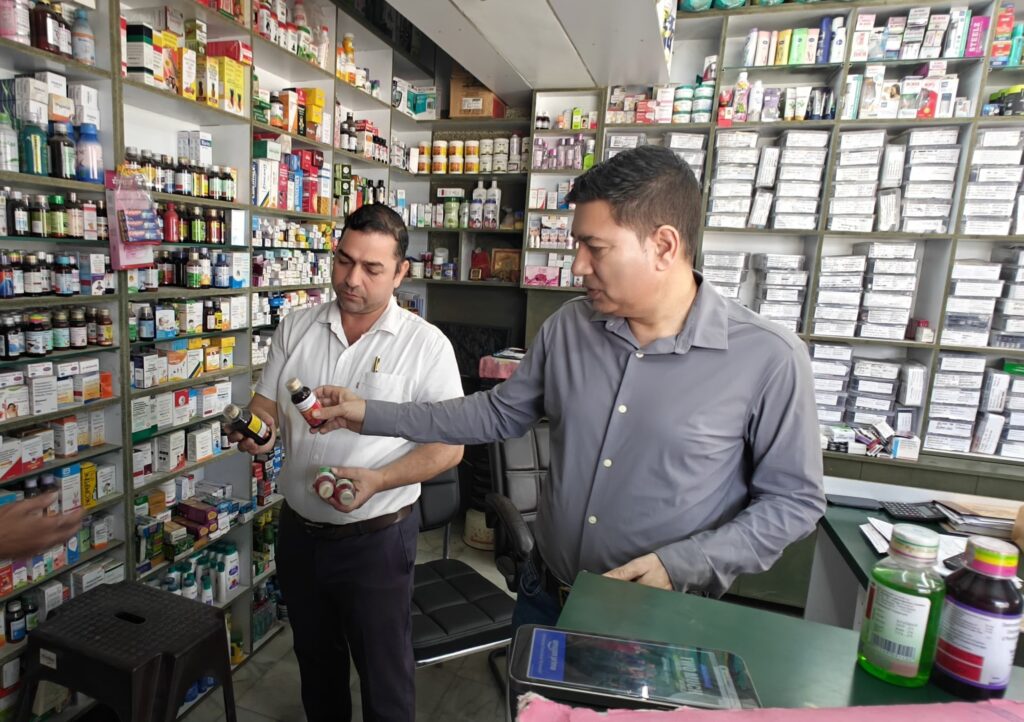 प्रतिबंधित कफ सिरप रखने पर ताबड़तोड़ छापेमारी