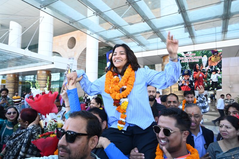 दून पहुंचने पर चैंपियन स्नेहा का जोरदार स्वागत